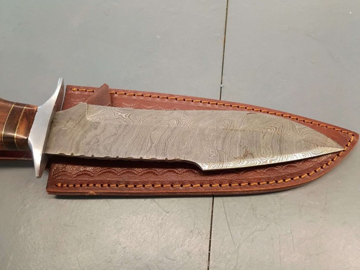 custom-damascus-steel-fixed-blade-knife-with-orange/white/red-striped-handle-image-2