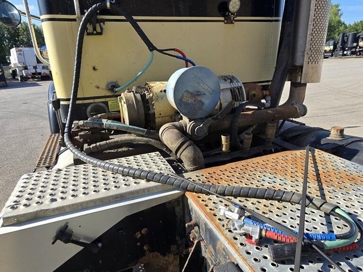 2003-caterpillar-c12-image-12