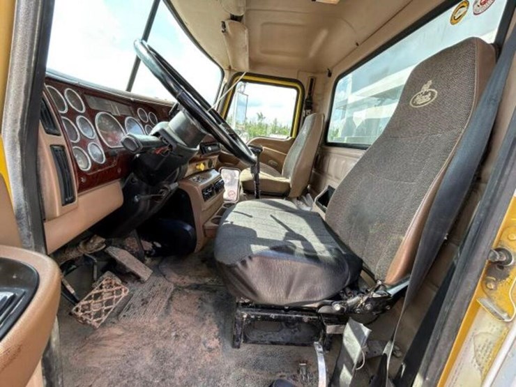 2005-mack-700-t/a-t/a-stone-slinger-truck-1m2ag11c-image-26