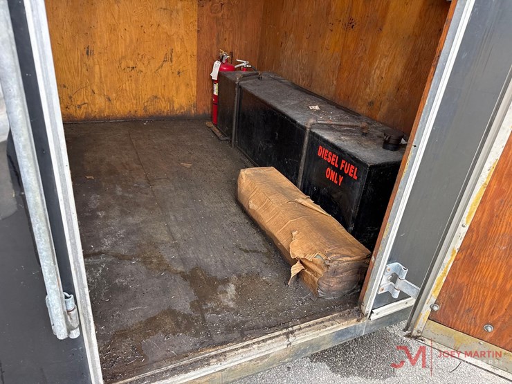 2004-car-mate-enclosed-trailer-image-16