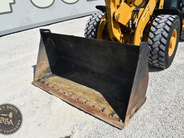 2021-caterpillar-906m-image-12