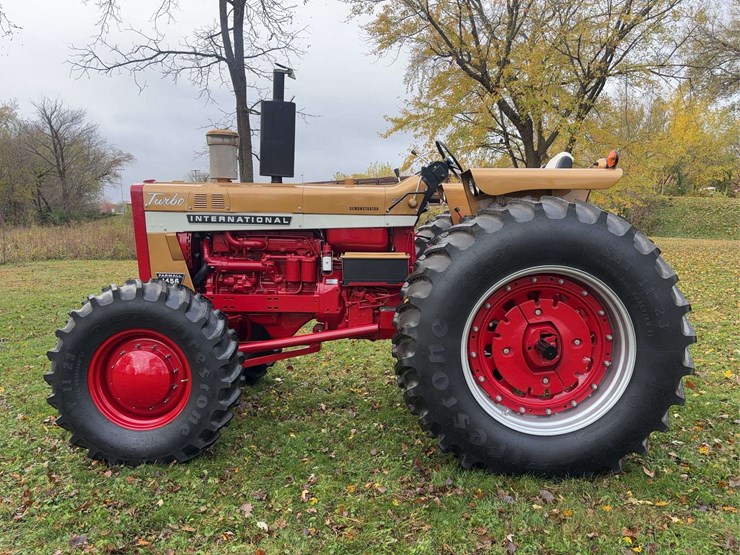 1970-1456-farmall-row-crop-mfwa-golden-demonstrator-image-8