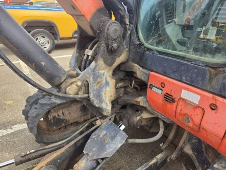 2013-kubota-kx057-4-image-15