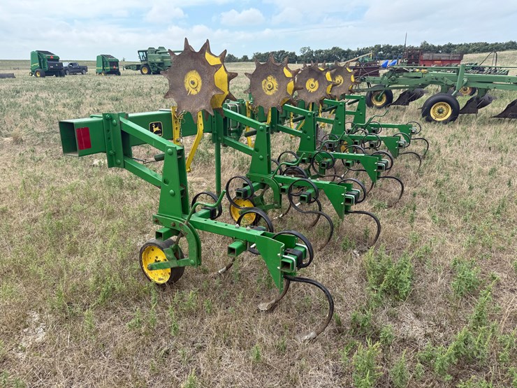 john-deere-825-image-7
