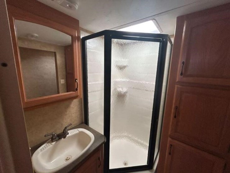 2010-keystone-laredo-28rbs-t/a-travel-trailer-4ydt-image-59