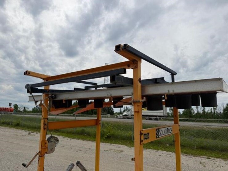 2013-solar-tech-tow-behind-s/a-arrowboard-4gm1a091-image-16