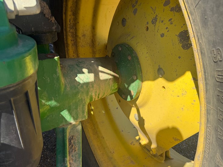 john-deere-6105d-image-22