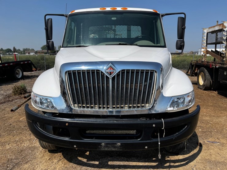 2013-international-durastar-4300-image-2