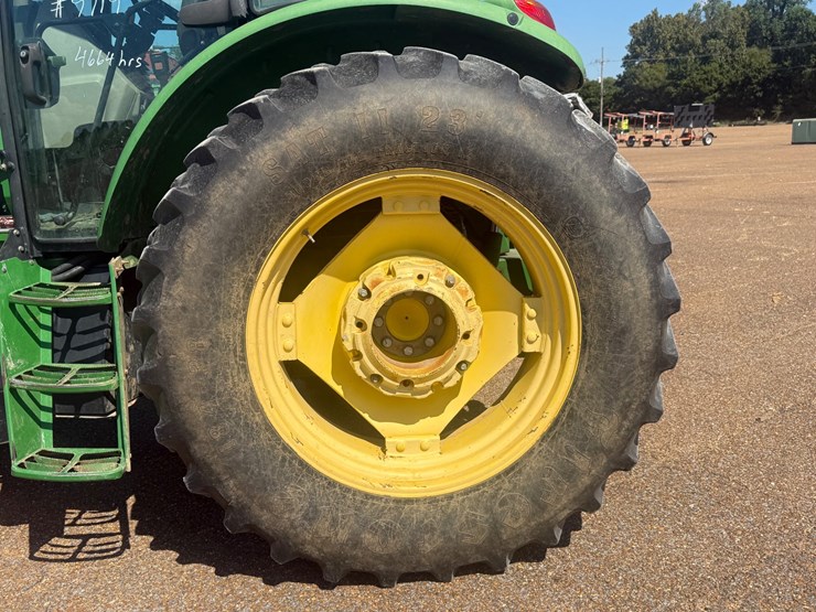 john-deere-6105d-image-12