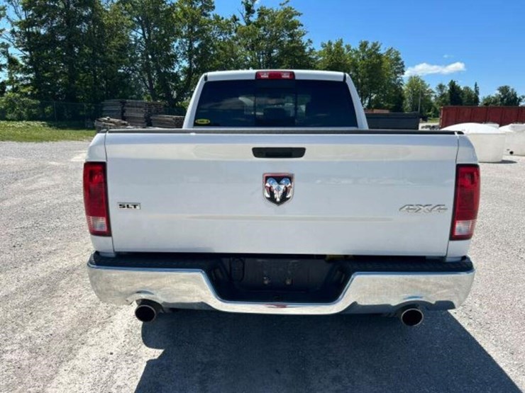 2019-ram-1500-slt-image-5