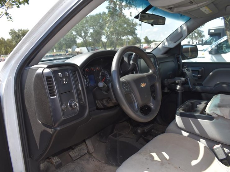 2018-chevrolet-1500-image-13