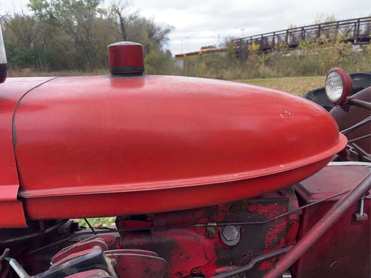 1952-farmall-super-c-image-24