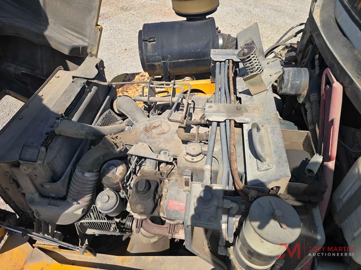 2005-deere-350d-image-23