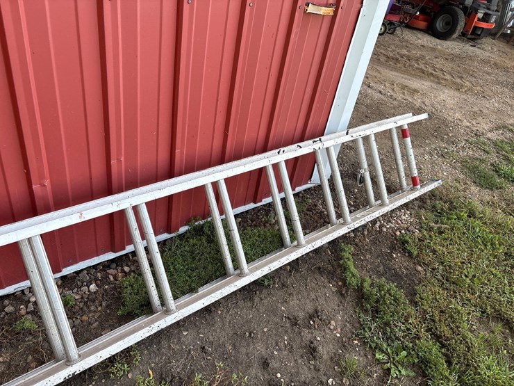 30ft-keller-aluminum-extension-ladder-image-4