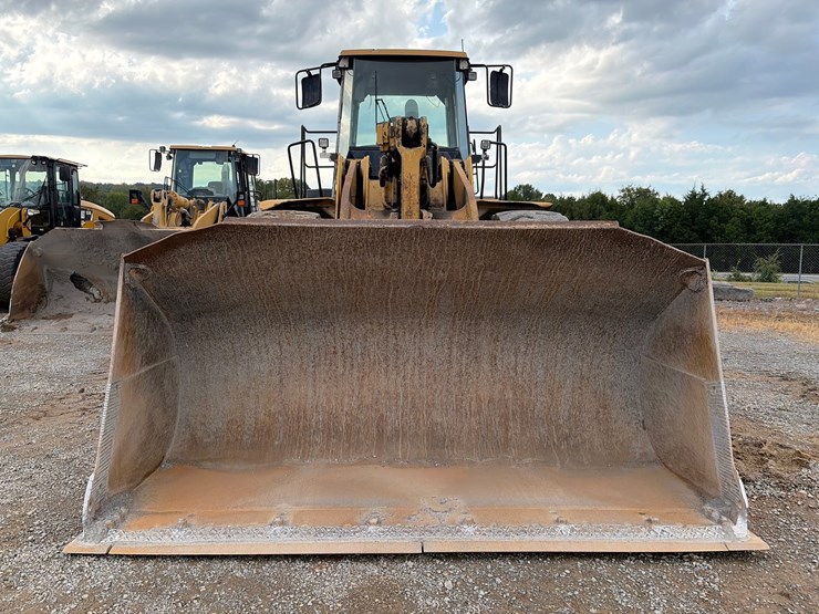 caterpillar-972-image-13