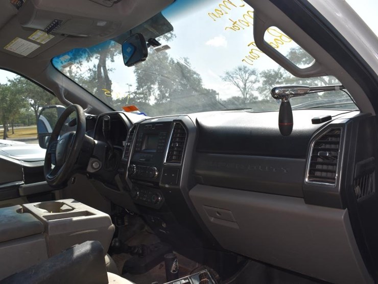 2017-ford-f550-image-5
