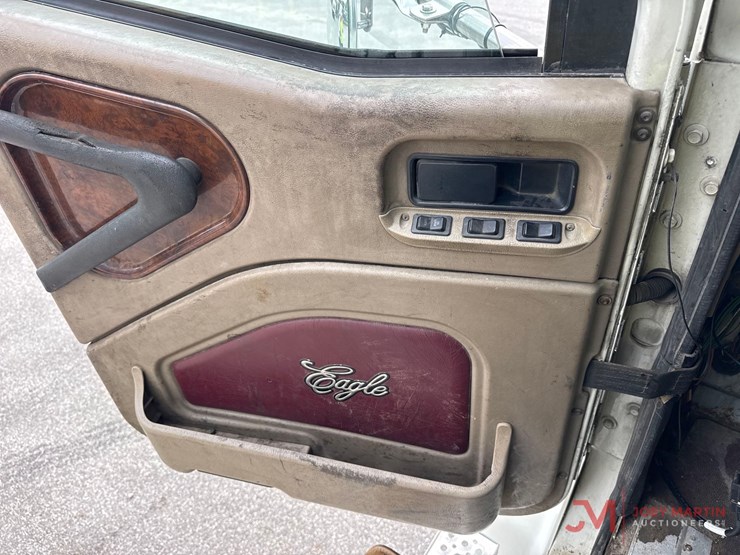 2005-international-9400i-image-36