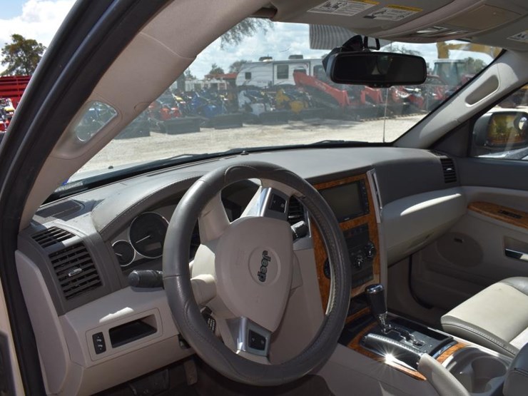 2009-grand-cherokee-4x4-(motor-tapping)-(vin-#-1j8gr58k69c527617)-(showing-image-6