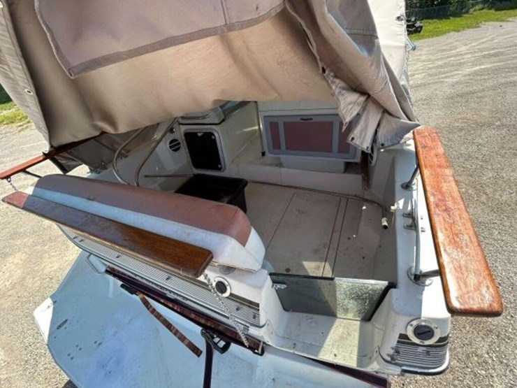 1988-doral-cavalier-24-ft-cabin-cruiser-2dba1303c8-image-41