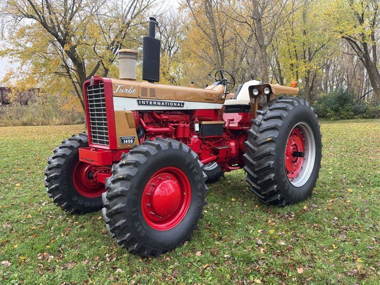 1970-1456-farmall-row-crop-mfwa-golden-demonstrator-image-1