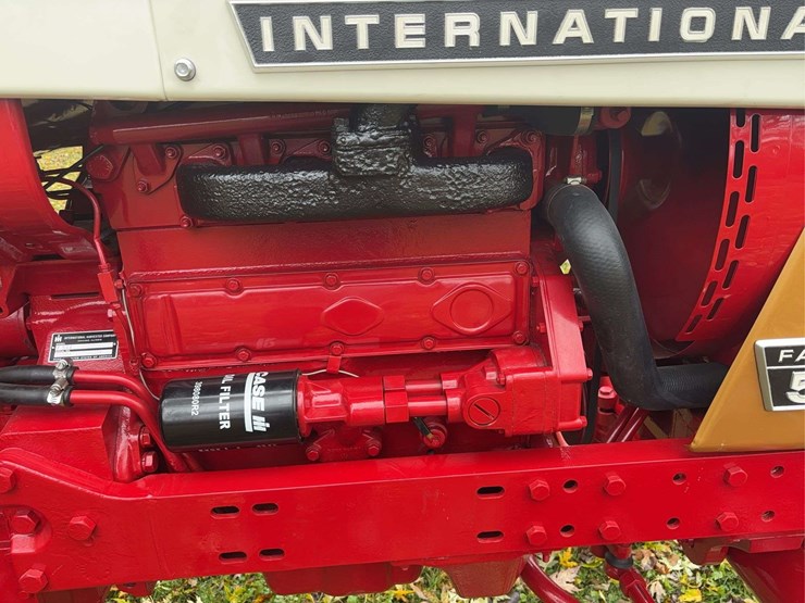 1970-farmall-544-hydro-diesel-row-crop-golden-demonstrator-image-35