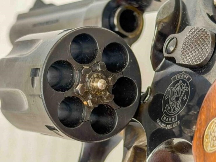 smith-&-wesson-15-7-38-spec-revolver-image-15