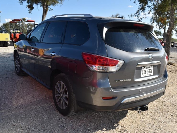2016-nissan-pathfinder-image-4