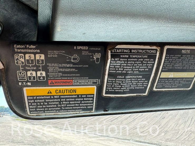 1993-mack-rd690s-image-24