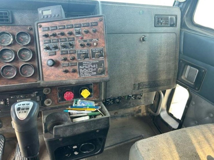 2001-kenworth-t800-image-19