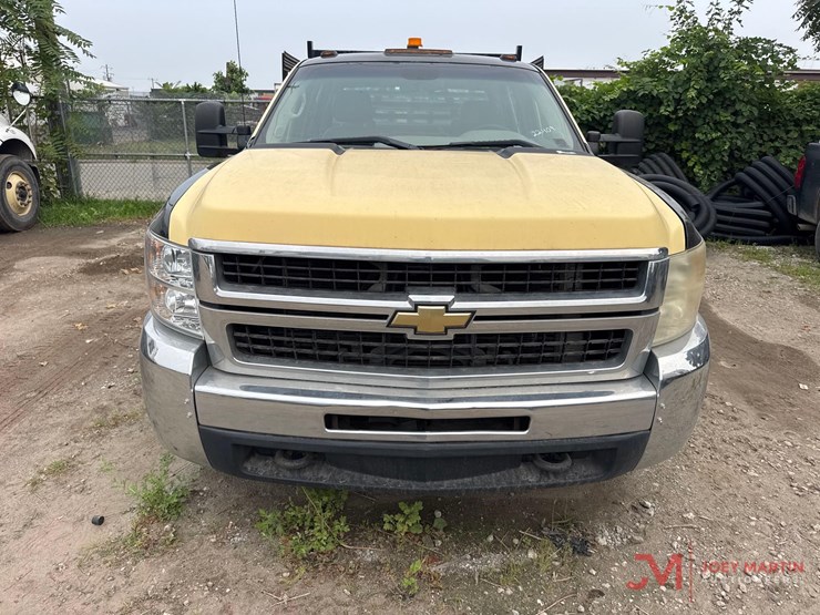 2009-chevrolet-3500-image-5