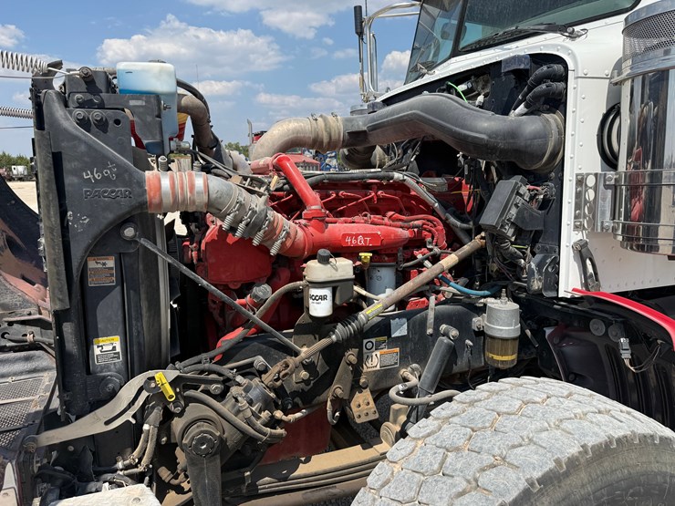 2013-peterbilt-367-image-32