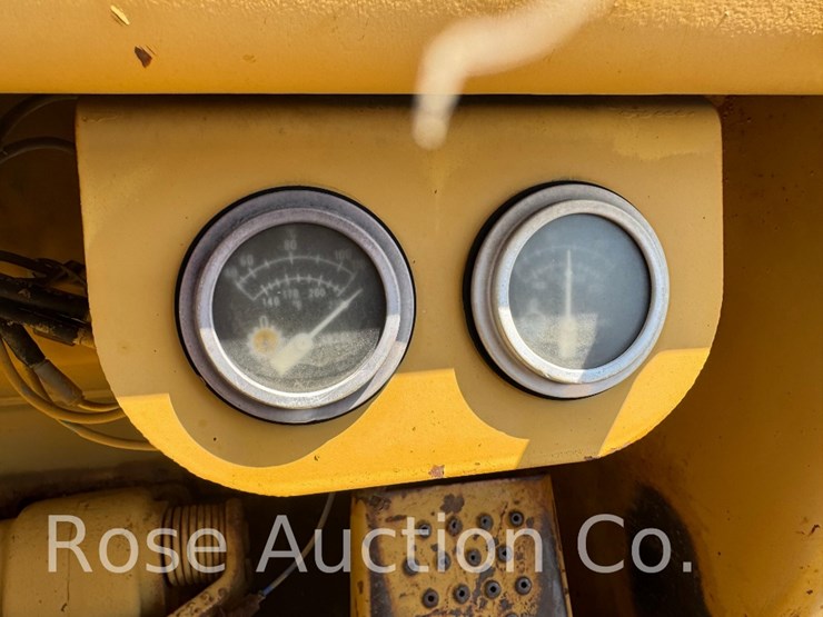 caterpillar-953-image-26