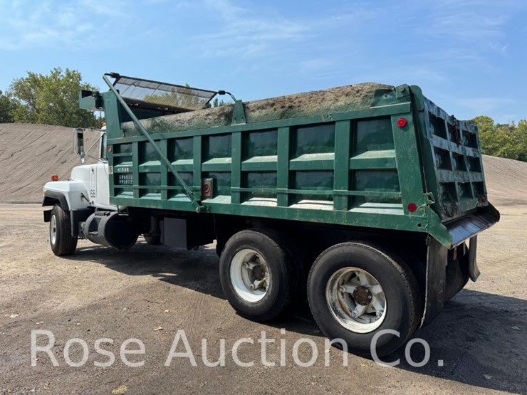 1993-mack-rd690s-image-4
