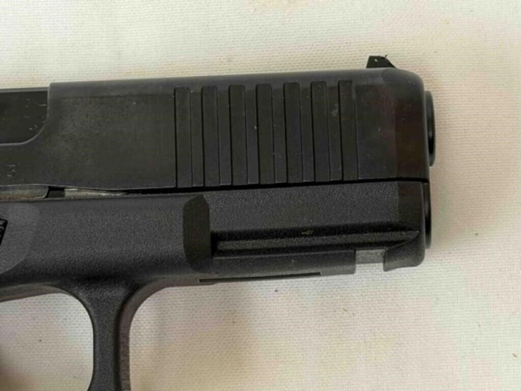 glock-model-45-9mm-pistol-image-13