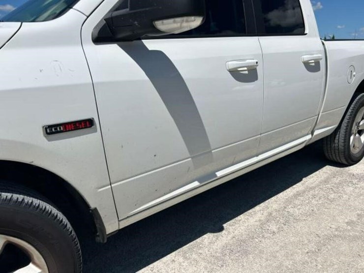2019-ram-1500-slt-image-41