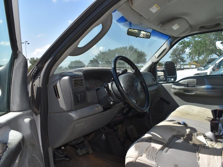 2004-ford-f450-image-19
