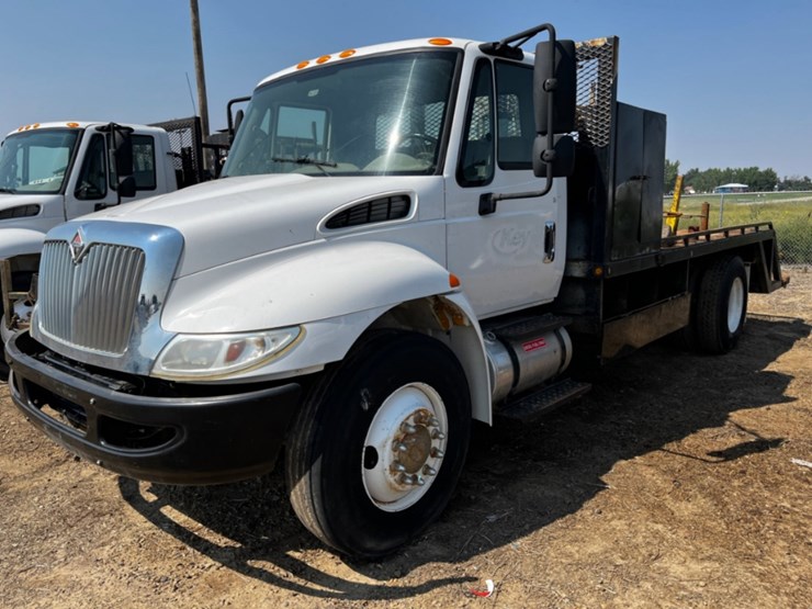2013-international-durastar-4300-image-1