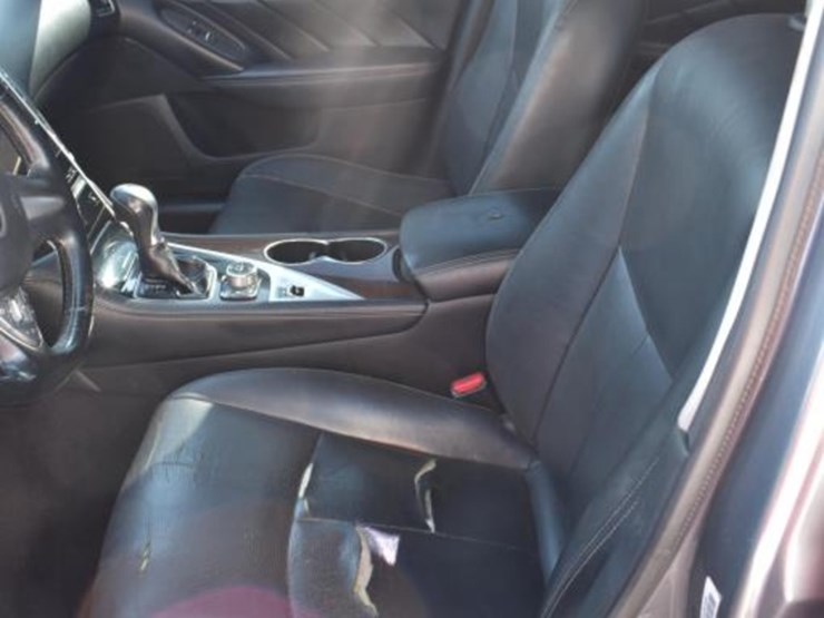2016-infiniti-q50-car-(vin-#-jn1bv7ar4fm423278)-(showing-appx-169,145-miles-image-5