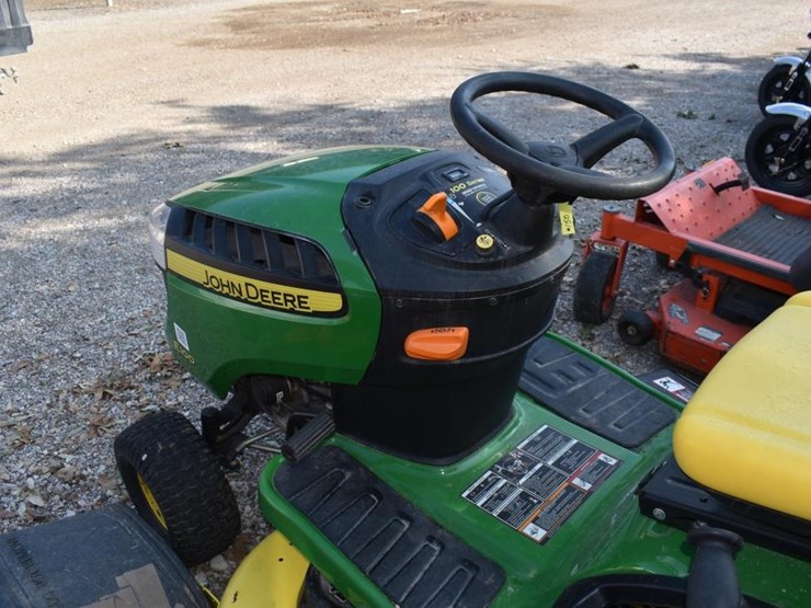 "jd-e100-riding-mower-(serial-#-1gxe100ejkl205377)-(showing-appx-133-hours,-image-5
