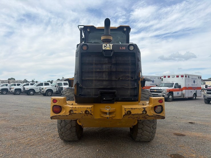 2015-caterpillar-924k-image-5