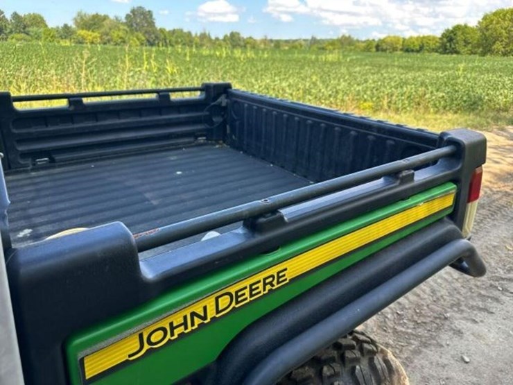 2020-john-deere-gator-image-14