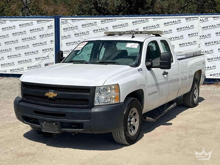 2013-chevrolet-silverado-1500-image-1