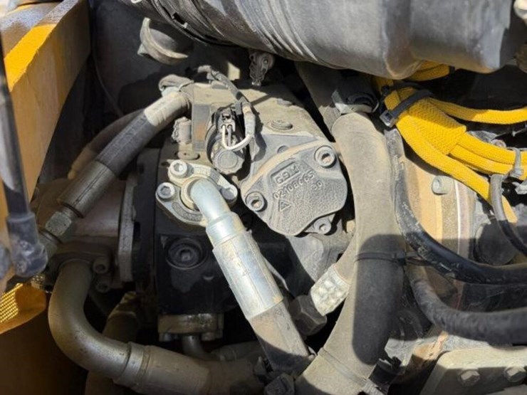 2020-deere-204l-image-20