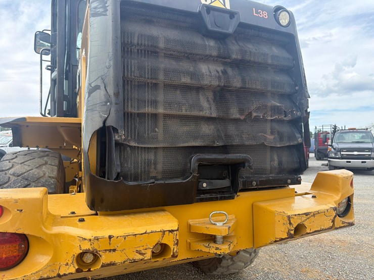 2015-caterpillar-924k-image-13