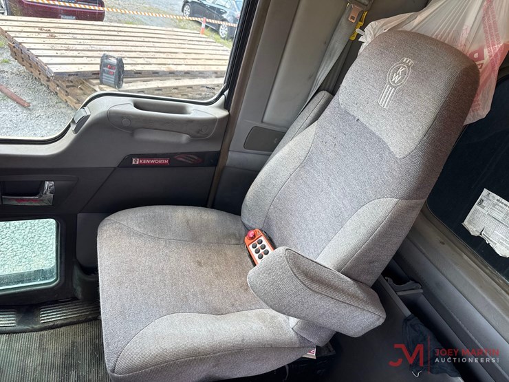2014-kenworth-t800-image-31