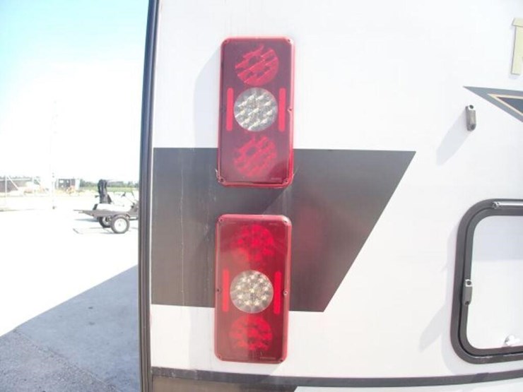2021-coachmen-pursuit-class-a-motorhome-1f64f5dn1m-image-24