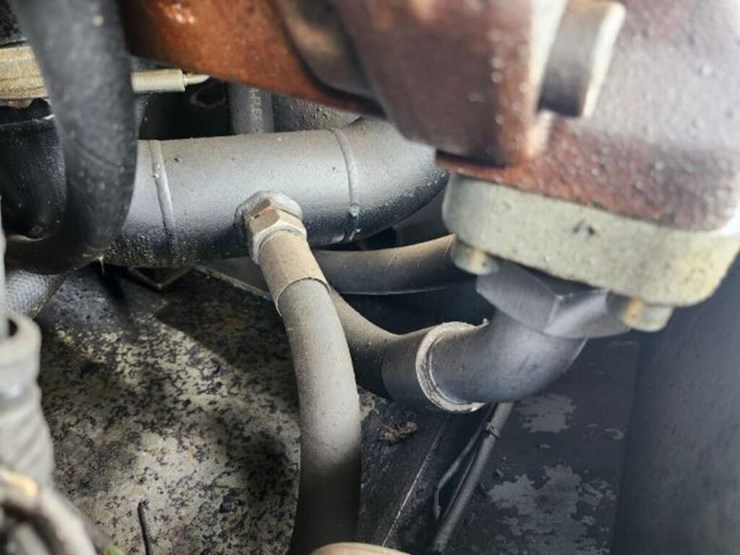 2011-liebherr-l586-image-38