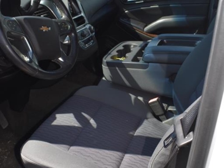 2015-chevrolet-tahoe-image-15