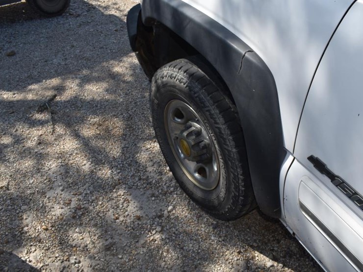 2003-chevrolet-1500-image-13
