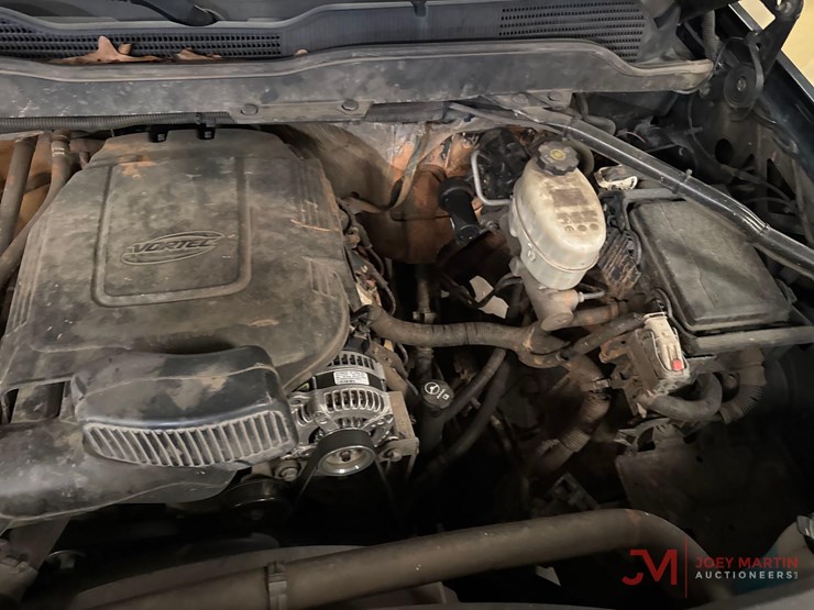 2015-chevrolet-silverado-2500-image-23
